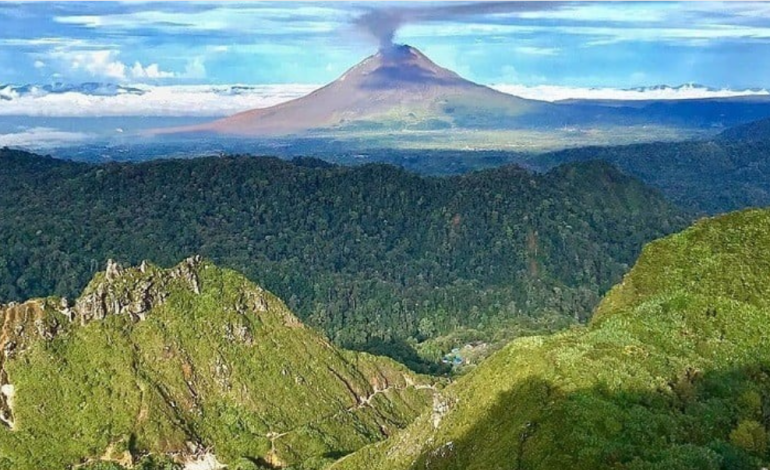 Sibayak Petualang Di Atas Gunung