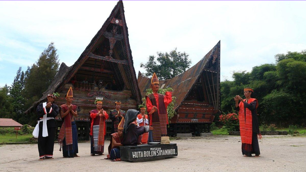 Wisata Sejarah Museum Huta Bolon Simanindo Sigale-Gale